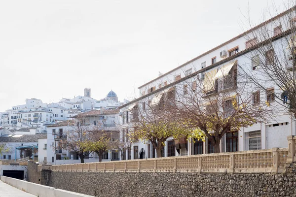 Calle Española Con Árboles Invierno Vista Casco Antiguo Altea Con — Foto de Stock