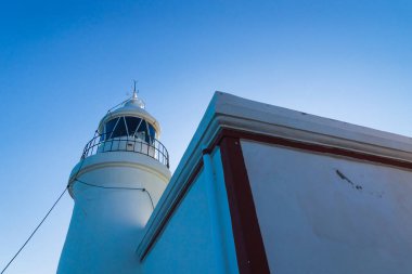 İspanya 'da Albir, Costa Blanca' da Serra Gelada doğal parkında küçük bir müze işletiyor.