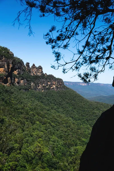 Blick Grüne Waldtäler Und Klippen Mit Der Felsformation Drei Schwestern — Stockfoto