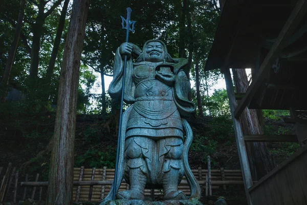 Estatua Samurai Desde Una Perspectiva Bajo Ángulo Como Guardián Del — Foto de Stock