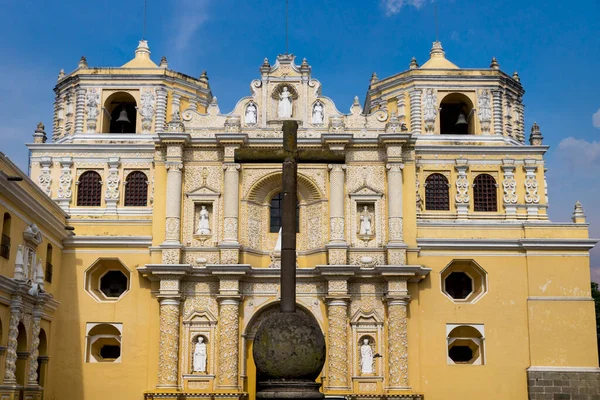 Cruz Piedra Frente Iglesia Colonial Merced Antigua Guatemala — Foto de Stock