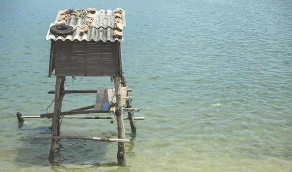Cabana de pescadores abandonada em dong hoi — Fotografia de Stock