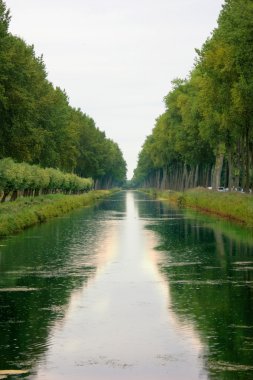 Damme Fluvial kanal Köyü.