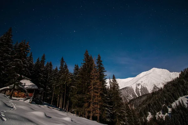 Chalet Las Montañas Invierno Por Noche — Foto de Stock