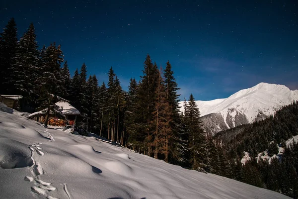 Chalet Las Montañas Invierno Por Noche — Foto de Stock