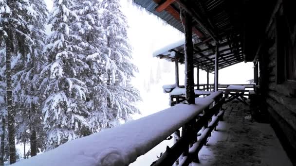 Sneeuwen Het Chalet Berg — Stockvideo