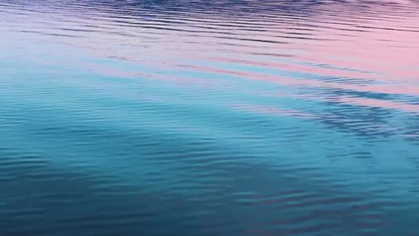 Επιφάνεια Του Νερού Μικρά Κύματα Κατά Διάρκεια Του Ηλιοβασιλέματος Ειρηνικό — Αρχείο Βίντεο