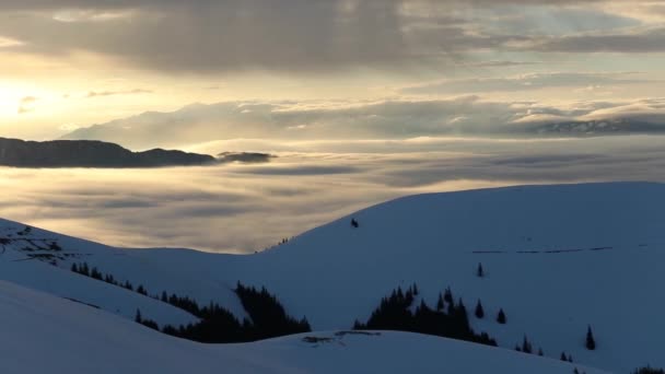 Sorprendente Alba Dalla Montagna Nella Stagione Invernale — Video Stock