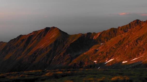 Vackert Bergslandskap Från Hög Höjd Solnedgången — Stockvideo