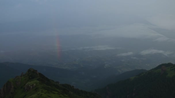 Arcobaleno Stupefacente Alta Montagna Dopo Pioggia Estate — Video Stock