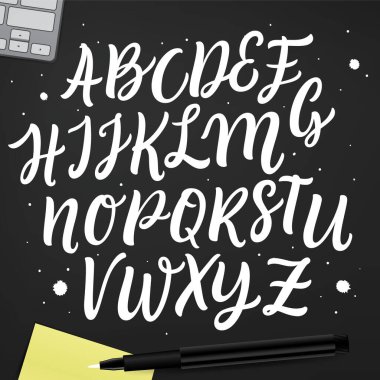 Vektör Alfabesi. Tasarımlar için Harf ve Typography: Logo, Poster, Paketleme, Davetiye, vb. Beyaz arkaplanda izole edilmiş asgari ve basit yazı tipi.