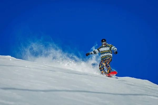 Snowboarder Travagem Fazer Uma Nuvem Neve Montanha Esportista Gudauri Geórgia — Fotografia de Stock