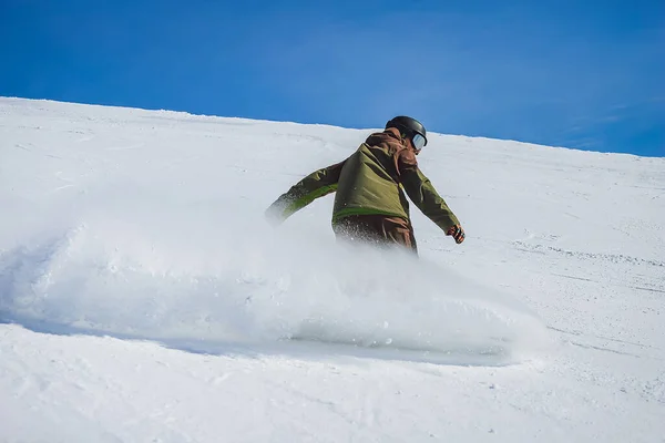 Snowboarder Travagem Fazer Uma Nuvem Neve Montanha Esportista Gudauri Geórgia — Fotografia de Stock