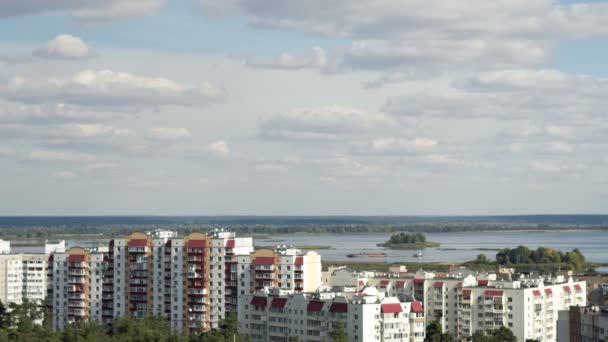 Tiden förfaller utsikt över stadsbilden på en solig dag. Kiev är huvudstad och en av de största städerna i Ukraina. — Stockvideo
