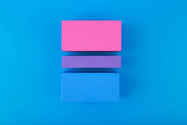 Flat Lay Com Bandeira Orgulho Bissexual Feita Blocos Coloridos Fundo — Fotografia de Stock