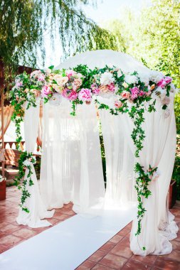 Arch düğün. Güzel düğün töreni.