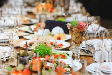 Kırsal stil Düğün veya doğum günü tablosu ayarları