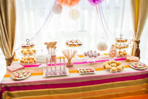 Весільні цукерки бар прикраси — стокове фото