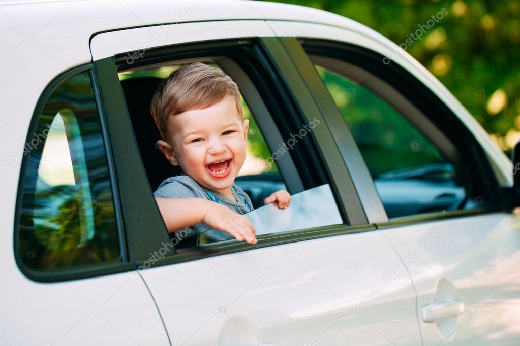 Автомобили для несовершеннолетних в финляндии. Правила перевозки детей в автомобиле. Перечень документов в гибдд для постановки машины на учет. Оформить машину на несовершеннолетнего ребенка. Можно ли машину оформить на ребенка.