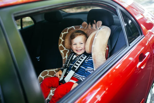 Adorable Bebe Garcon Dans Le Siege D Auto De Securite Elegant Visage Stock Photo