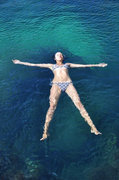 Girl under the water — Stock Photo, Image