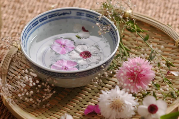 Spa çiçek kompozisyon