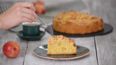 Lezzetli elmalı pasta..