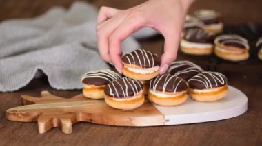 Taze hamur işleri çikolatalı kek Boucher.