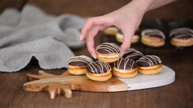 Taze hamur işleri çikolatalı kek Boucher.