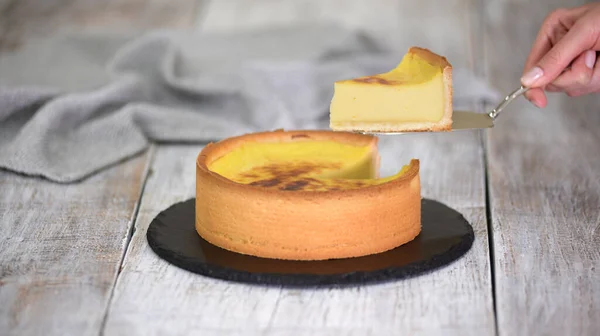 Klassinen Ranskalainen Sweet Flan Patissier Slice Flan Patissier — kuvapankkivalokuva