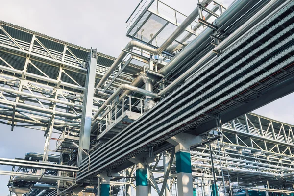 Fábrica química produzindo borracha sintética — Fotografia de Stock