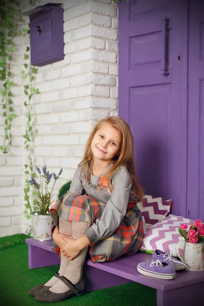 Portrait of a beautiful little girl — Stock Photo, Image