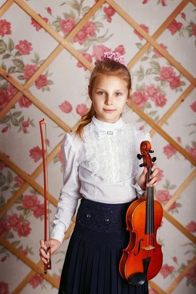 Porträtt av lilla violinisten — Stockfoto