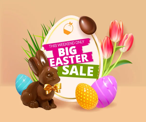 Великодній розпродаж. Святковий дизайн фону з реалістичними барвистими яйцями, великоднім шоколадним кроликом, кроликом з бантом і великодніми яйцями, тюльпанами і травою. Святковий веб-банер Шаблон дизайну весняного плакату — стоковий вектор