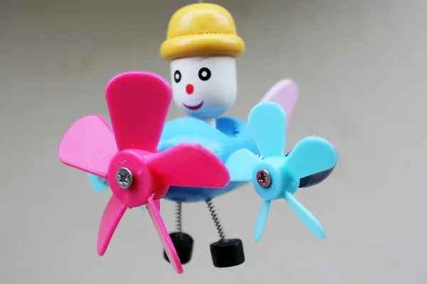 eğlenceli bir oyuncak uçak