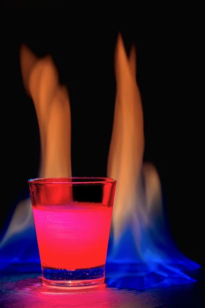 Червоний коктейль полум'я — стокове фото
