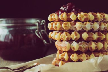 Çilek reçeli ile gofret