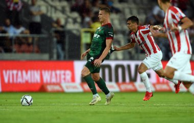 CRACOV, POLAND - Polonya Futbol Ligi maçı Krakovia Krakow - Slask Wroclaw, Szymon Lewkot (Slask Wroclaw) Florian Loshaj (Krakovia)) 