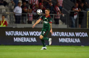 CRACOV, POLAND - AUGust 01, 2021: Polonya Futbol Ligi oyunu Krakovia Krakow - Slask Wroclaw, Krzysztof Maczynski (Slask Wroclaw) 