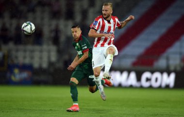 CRACOV, POLAND - AUGust 01, 2021: Polonya Futbol Ligi oyunu Krakovia Krakow - Slask Wroclaw, Robert Pich (Slask Wroclaw) Michal Siplak (Cracovia) 