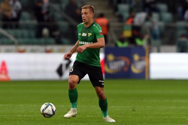 WARsaw, POLAND - 19 Eylül 2021: Polonya Futbol Ligi oyunu Legia Warszawa - Gornik Leczna, Janusz Gol (Gornik Leczna) 