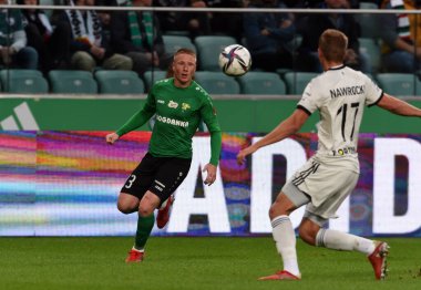 WARsaw, POLAND - 19 Eylül 2021: Polonya Futbol Ligi oyunu Legia Warszawa - Gornik Leczna, Marcel Wedrychowski (Gornik Leczna) 