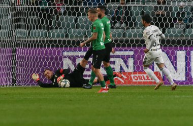 WARsaw, POLAND - 19 Eylül 2021: Polonya Futbol Ligi oyunu Legia Warszawa - Gornik Leczna, Maciej Gostomski (Gornik Leczna) 