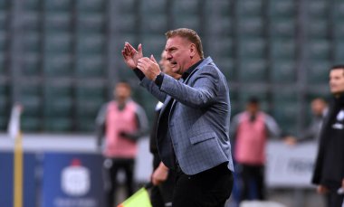 WARsaw, POLAND - 19 Eylül 2021: Polonya Futbol Ligi maçı Legia Warszawa - Gornik Leczna, Kamil Kieres koçu (Gornik Leczna) 