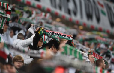 WARsaw, POLAND - 19 Eylül 2021: Polonya Futbol Ligi maçı Legia Warszawa - Gornik Leczna, Legia taraftarları