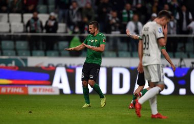WARsaw, POLAND - 19 Eylül 2021: Polonya Futbol Ligi maçı Legia Warszawa - Gornik Leczna, Bartosz Spiaczka (Gornik Leczna)