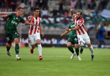 CRACOV, POLAND - Polonya Futbol Ligi maçı Krakovia Krakow - Slask Wroclaw, Robert Pich (Slask Wroclaw) Luis Rocha (Cracovia))  