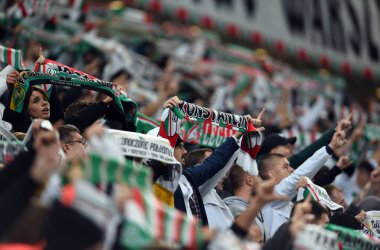 WARsaw, POLAND - 19 Eylül 2021: Polonya Futbol Ligi maçı Legia Warszawa - Gornik Leczna, Legia taraftarları