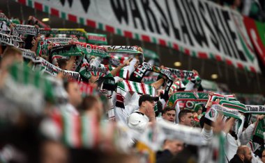 WARsaw, POLAND - 19 Eylül 2021: Polonya Futbol Ligi maçı Legia Warszawa - Gornik Leczna, Legia taraftarları