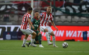 CRACOV, POLAND - AUGust 01, 2021: Polonya Futbol Ligi oyunu Krakovia Krakow - Slask Wroclaw, Robert Pich (Slask Wroclaw) Michal Siplak (Cracovia) 